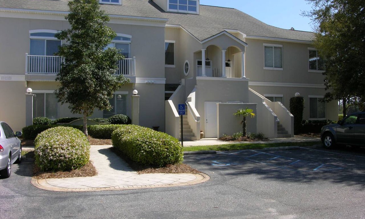 Gulf Shores Condo | Luxury 3 bedroom 3 bath Condo on Golf Course
