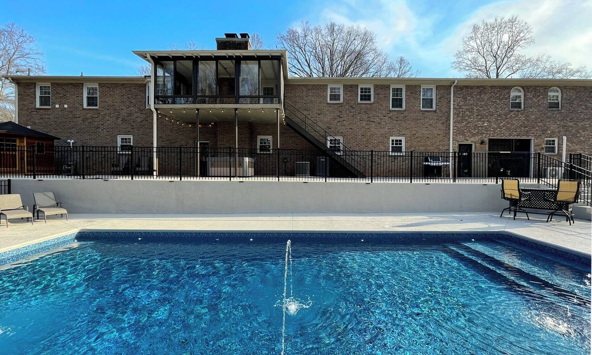 Taylors House | Luxury 6,000+ sq ft Hideaway with Heated Pool, Spa, & Sauna - near Greenville