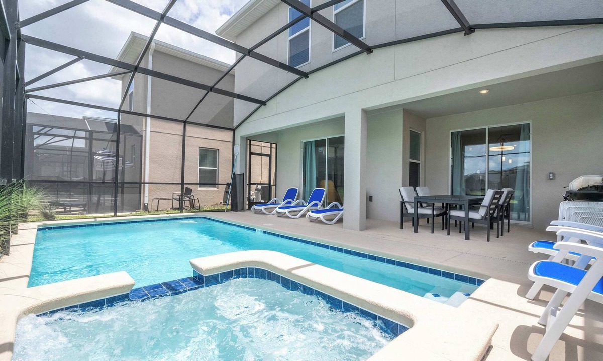 Kissimmee House | Luxury 6BR Resort Home - Near Disney - Pool, Hot Tub & BBQ!