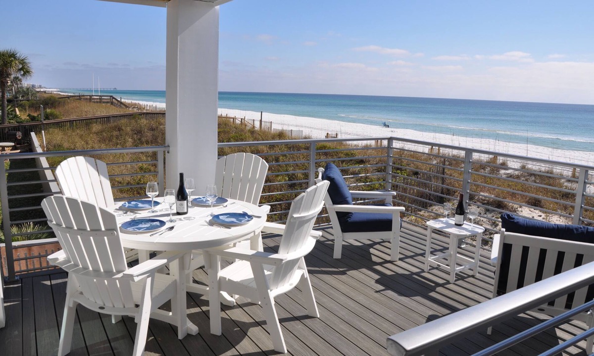 Fort Walton Beach House | Luxury Beachfront Home, Sleeps 12, Kayaks, SUPs, & Beach Gear + 4 Parking spots