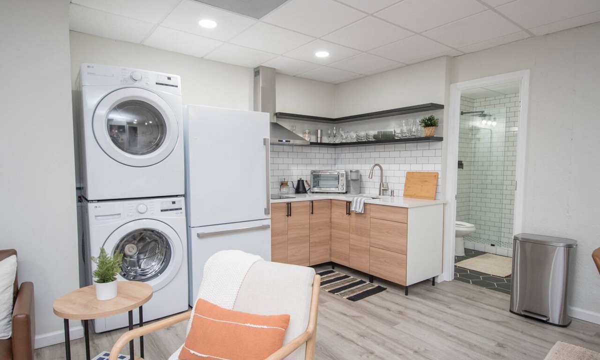 Peachtree City Apartment | Luxury Centrally-Located 1BR/1BA Basement Apartment with Gym and W/D in Unit