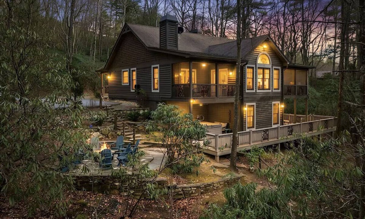 Sapphire House | Luxury Creekside Cottage, Hot Tub, Fire Pit, 4 Porches, Near Cashiers & Sapphire