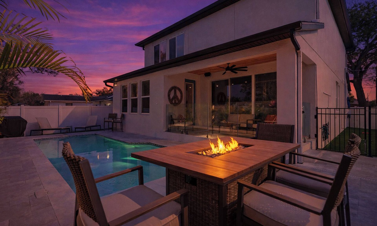 Tampa House | Luxury Escape - Modern - Heart Of Tampa