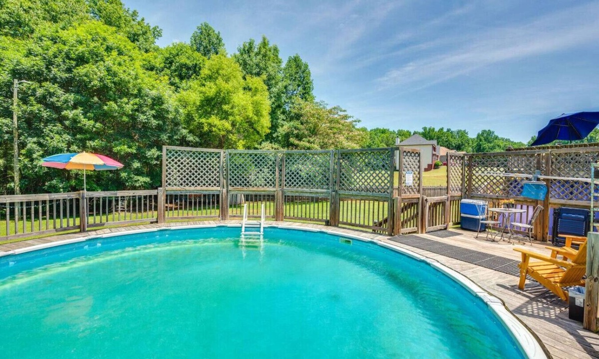 Hampton House | Luxury Hamptons 5BR Oasis with Pool Retreat