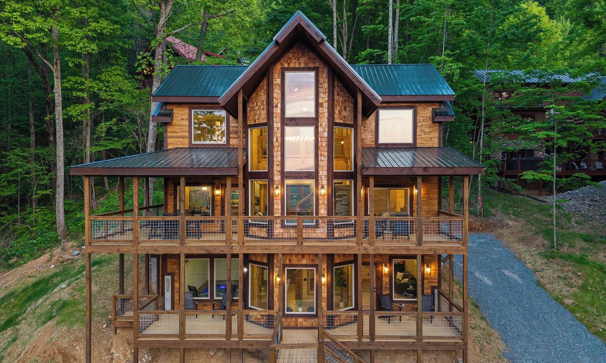 Gatlinburg - Pigeon Forge Cabin | Luxury Mountain Getaway + Stunning Views + Expansive Decks + Heated Indoor Pool