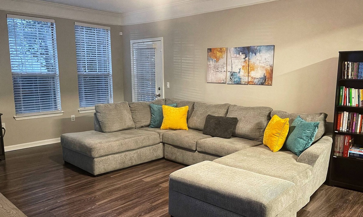 Johns Creek Apartment | Luxury Oasis - King & Queen Suites near the Avalon