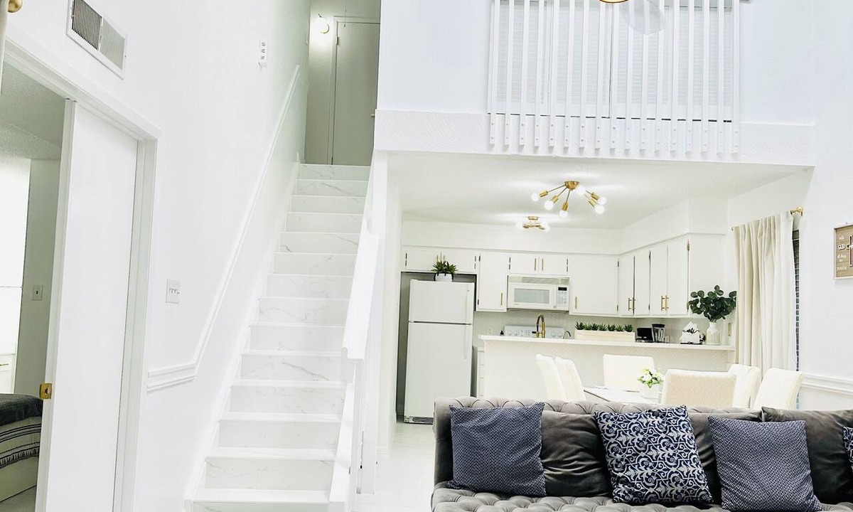 Sugar Land Condo | Luxury Touches + Pool + Quartz + Gold Details
