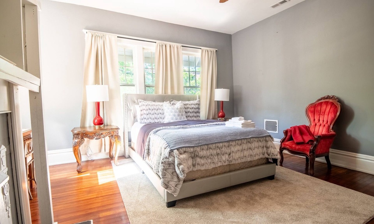 Five Points South Apartment | Magnolia Loft Suite - Family/Bunk Beds/WorkSpace