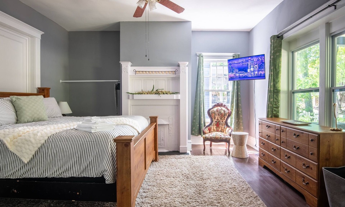 Five Points South Apartment | Magnolia Middle Suite| Queen Beds/Couples/Downtown