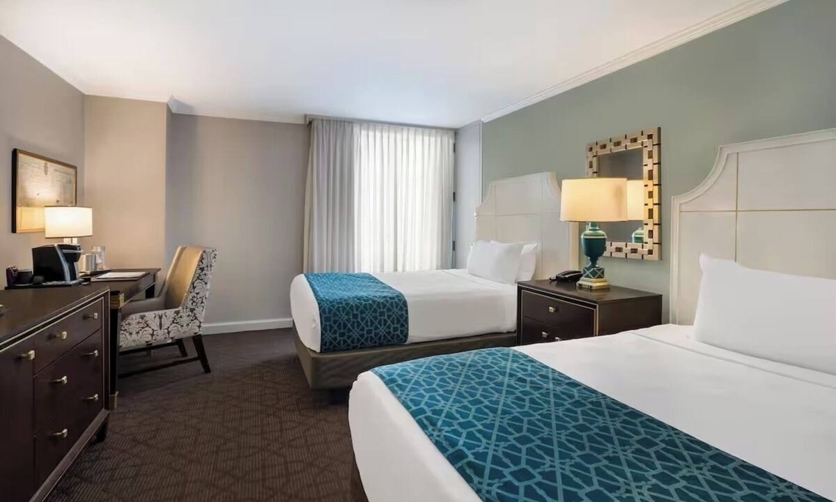 French Quarter Hotel | Make Your Trip More Enjoyable! 3 Classy Units, Pets Allowed, Outdoor Pool!
