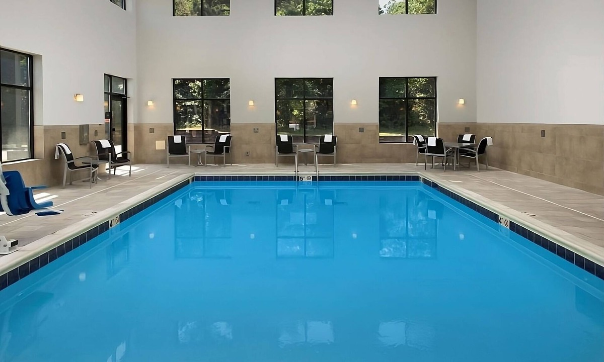 Athens Hotel | Making The Best Memories Along The Way! 3 Relaxing Units, Indoor Pool, Breakfast