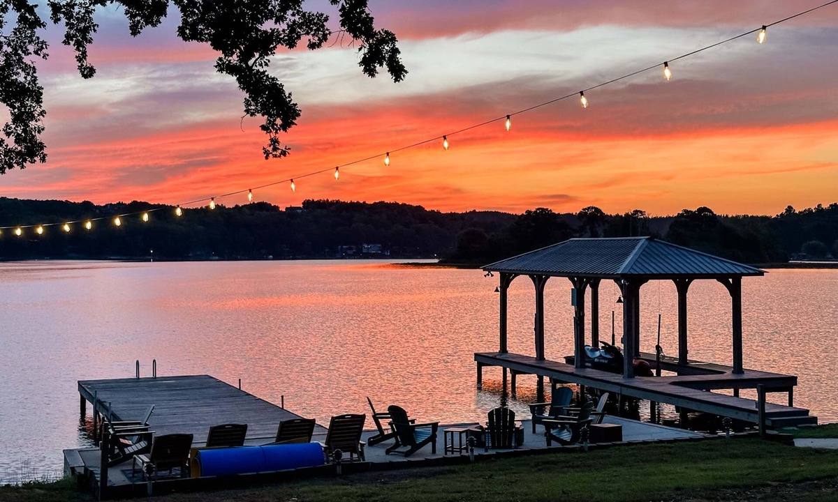 Shelby House | Mallards Nest on Lay Lake: Game Room & Boat Ramp