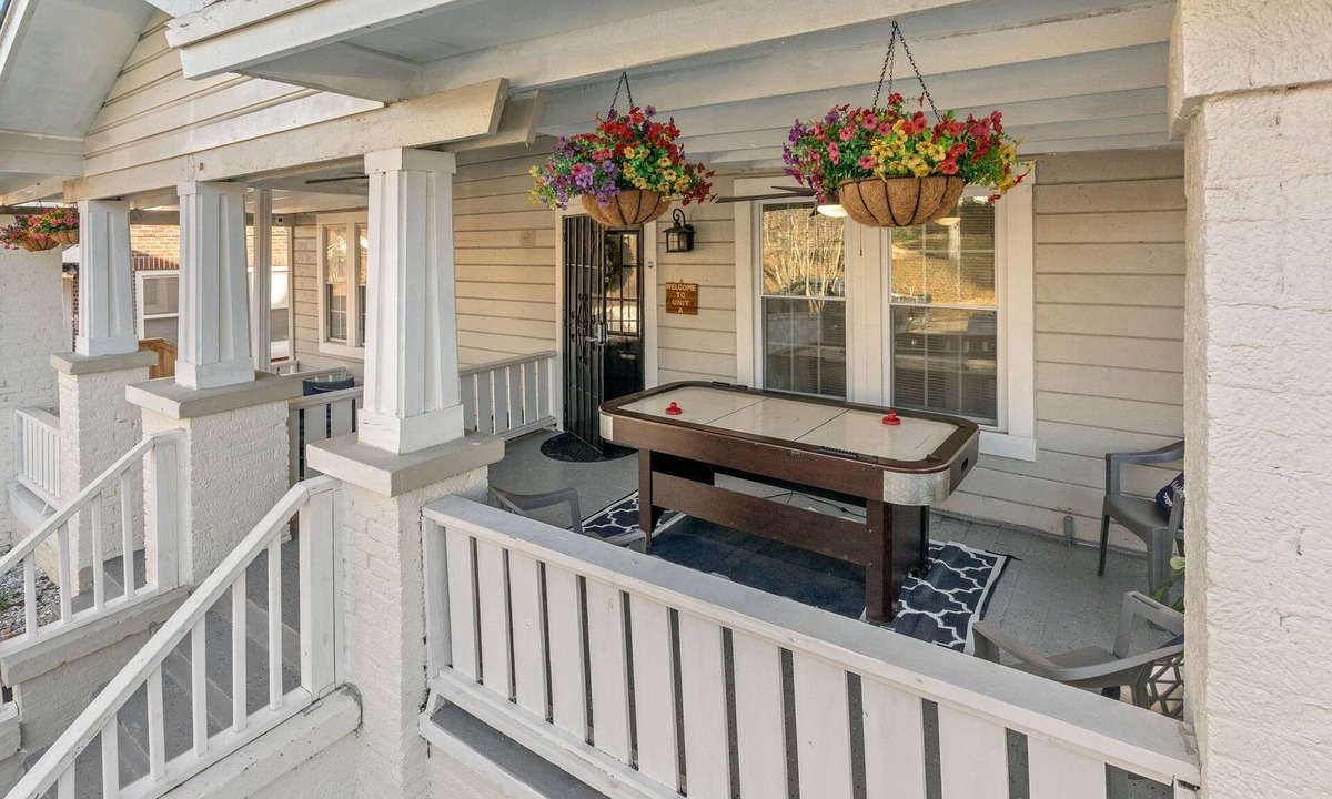 Birmingham House | Mara Retreat : Unit A: Fire Pit-Grill-Groups-Patio-Games-Ping Pong Table