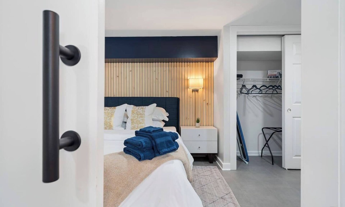 Marietta Apartment | Marietta Square Suites - Suite2 - Modern Apartment