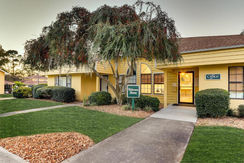 Kingsland Hotel | Mariners Suites - Kingsland