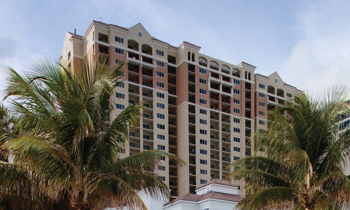 Central Beach Apartment | Marriott's Beachplace Towers - Studio Directly across from the beach