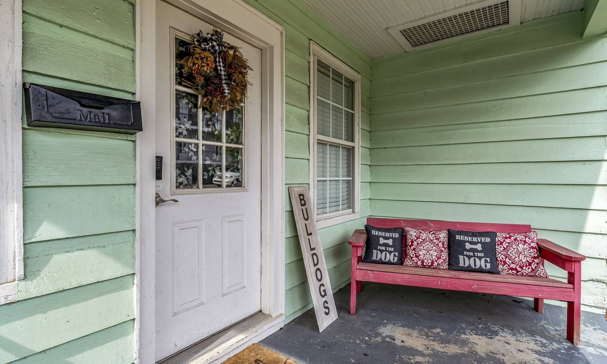 Starkville House | Maxwell 102 Cotton District, Parking, Pet-Friendly