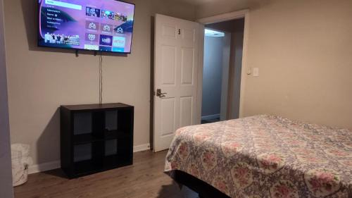 Pittsburgh House | McDaniel Quaint Private Room & Bath in Shared Home #5