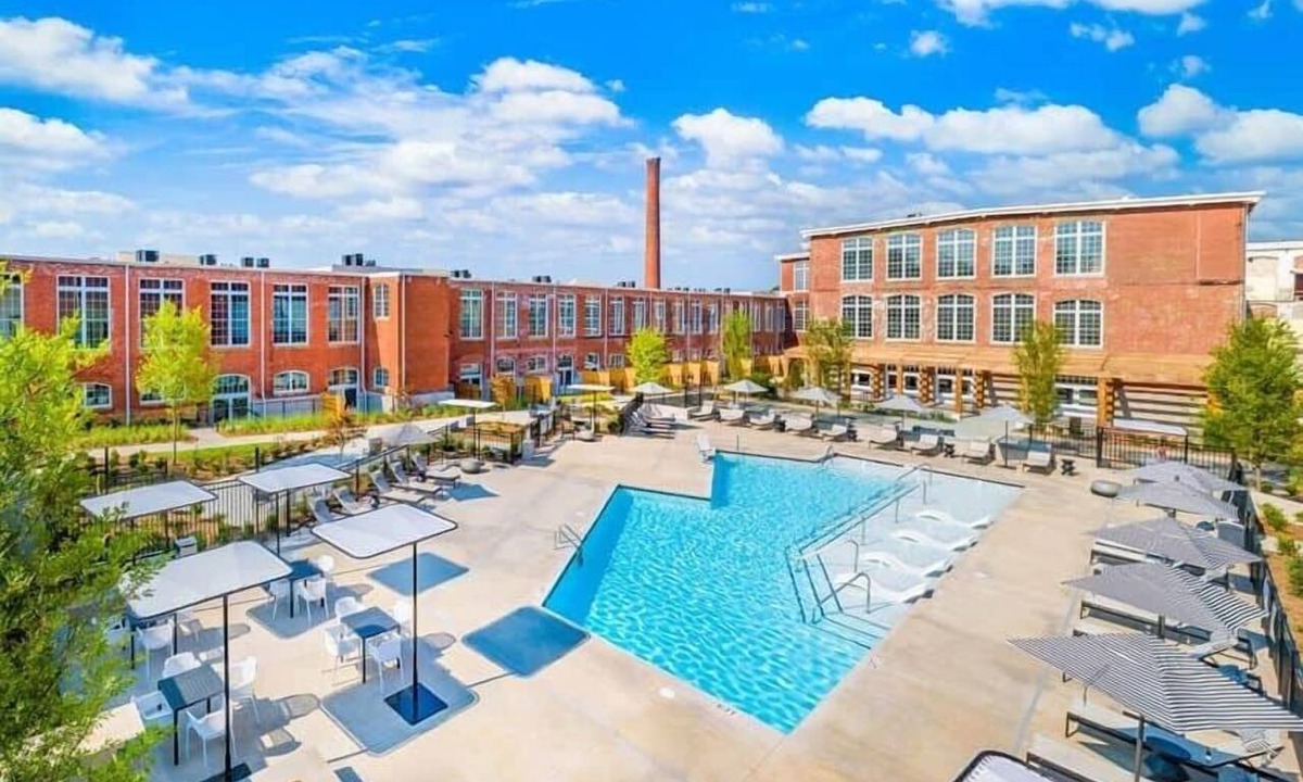 Judson Apartment | Mid Century Modern Apartment w/a pool!