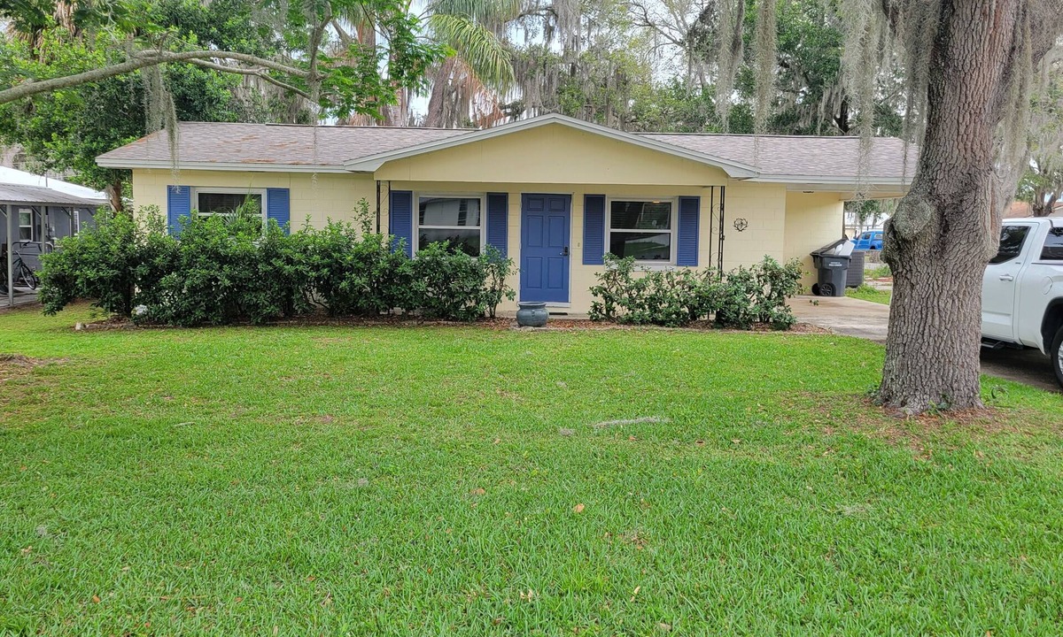 Polk City House | Midway between Disney and the Gulf beaches