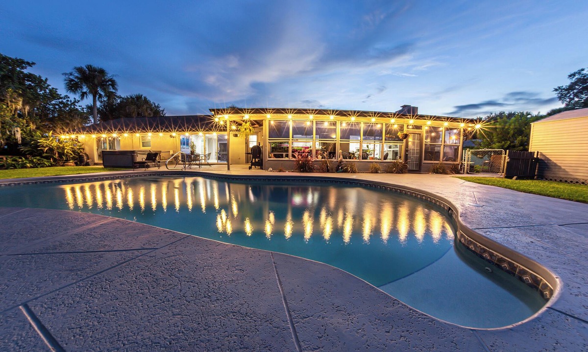 New Smyrna Beach House | Modern 3-bedroom pool home in brilliant New Smyrna Beach on golf course