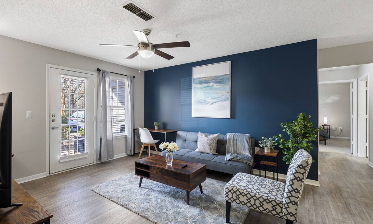 Athens Apartment | Modern 3BR Near UGA & Sanford Stadium, Pool + Gym and Hospitals