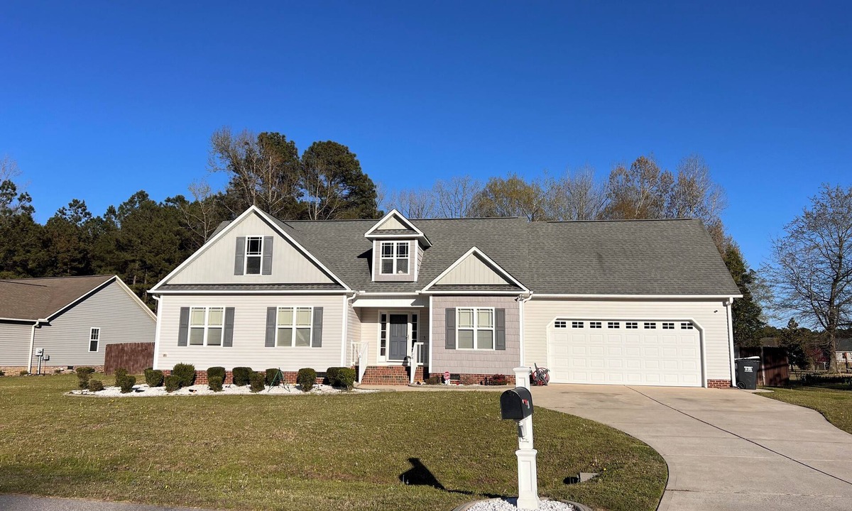 Johnston County House | Modern and Serene Charming One Story 3-Bedroom House in Smithfield, NC.