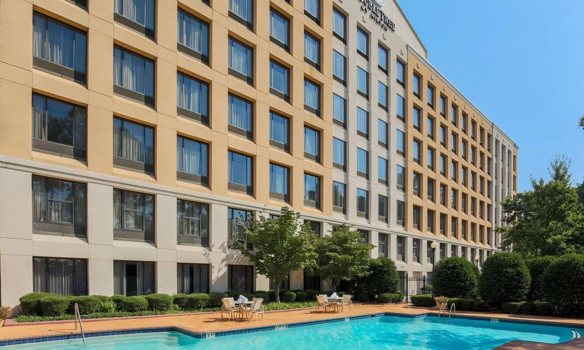 East Point Hotel | Modern ATL Stay | 4 Units | 5 Minutes to Hartsfield-Jackson Airport -2.2mi
