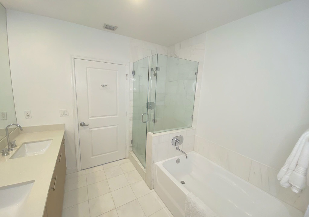 Downtown West Palm Beach Condo | Modern bright Condo
