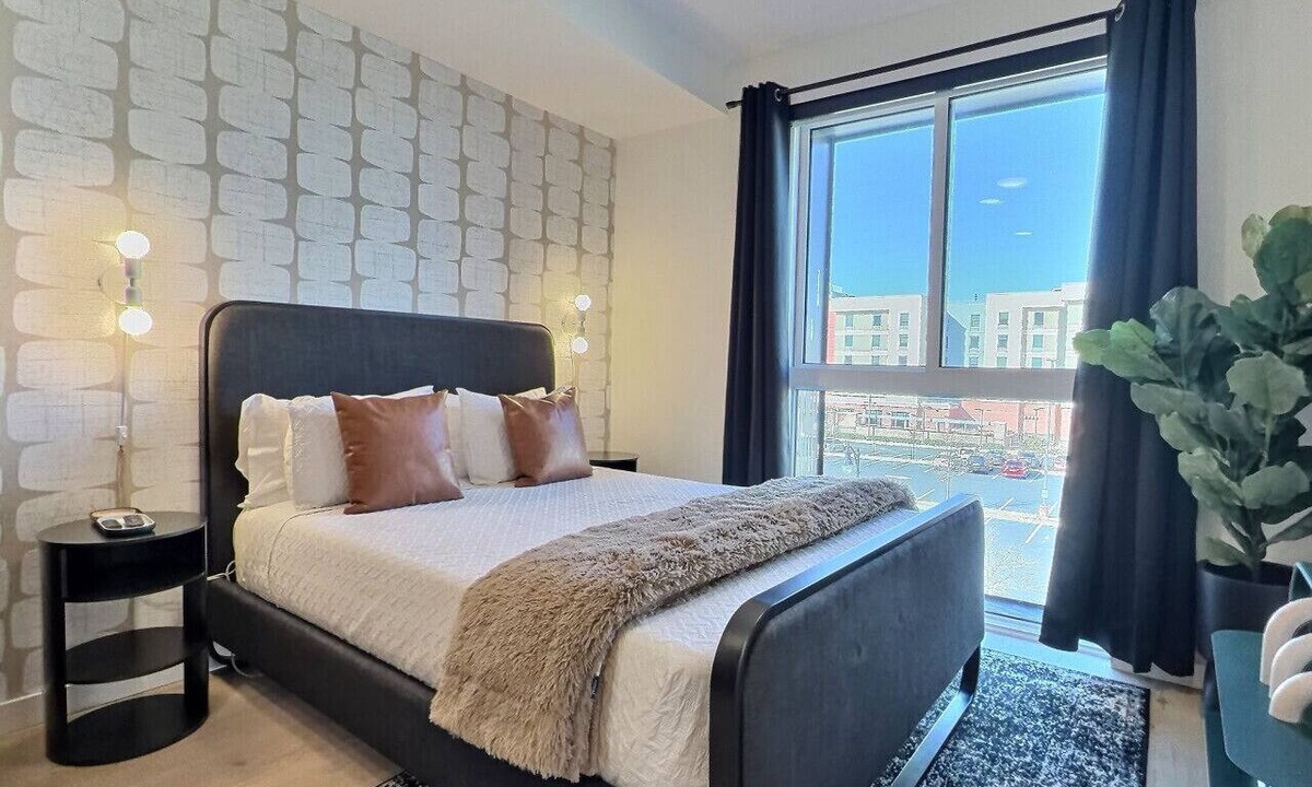 Five Points South Apartment | Modern City Retreat, Walk to UAB and Attractions