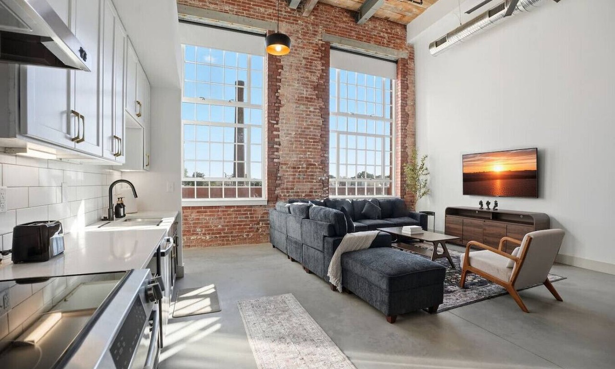 Judson Apartment | Modern Comfort 2BR Stay in GVL