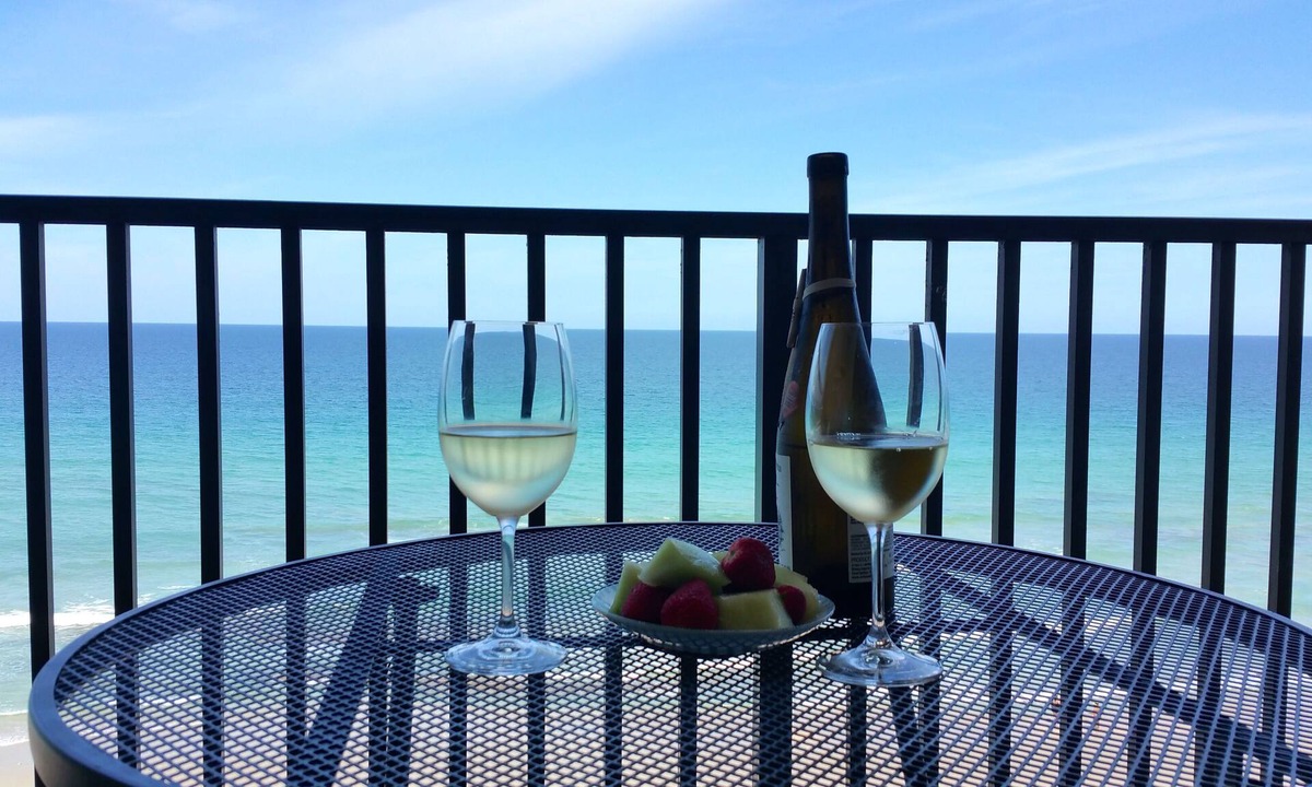 Hutchinson Island South Condo | Modern, comfortable, sunlit condo in old quiet, clean, relaxing Florida