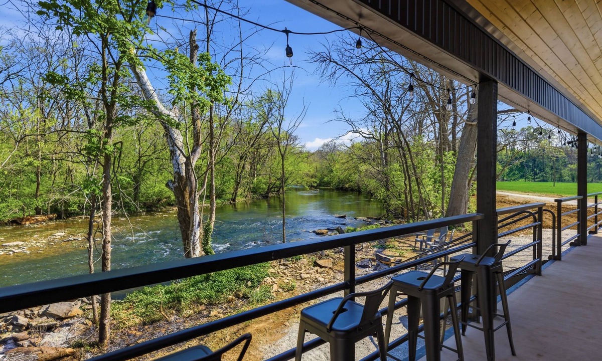Frankfort Cabin | Modern creekside cabin on 32 private acres. 15 minutes from Buffalo Trace!