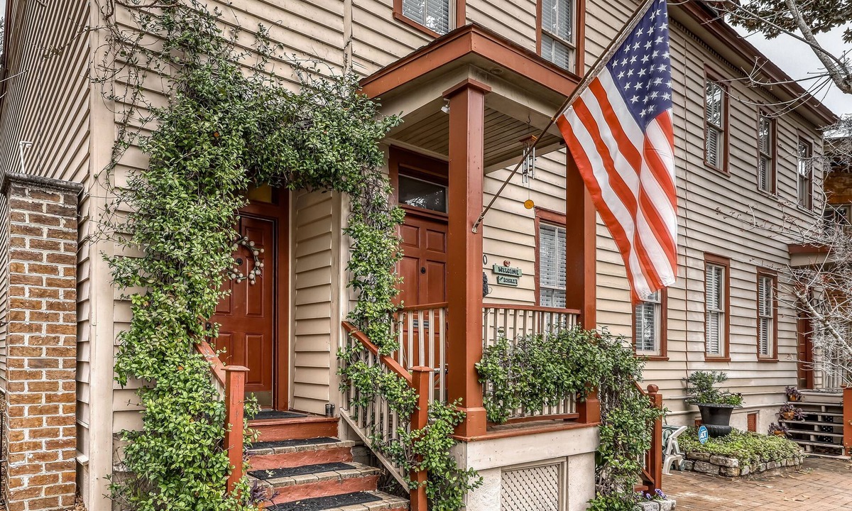 Beach Institute House | Modern Historic District duplex spacious and short walk to parks and restaurants