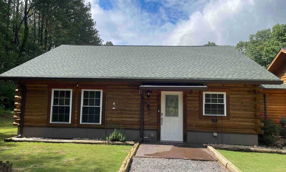 Conyers Cabin | Modern Luxe Cabin Tucked away on the Yellow River!