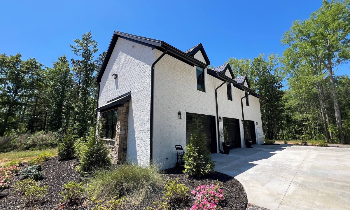 Forsyth House | Modern Luxury Cabin Retreat on Private Gated 85 Acres Near I-75