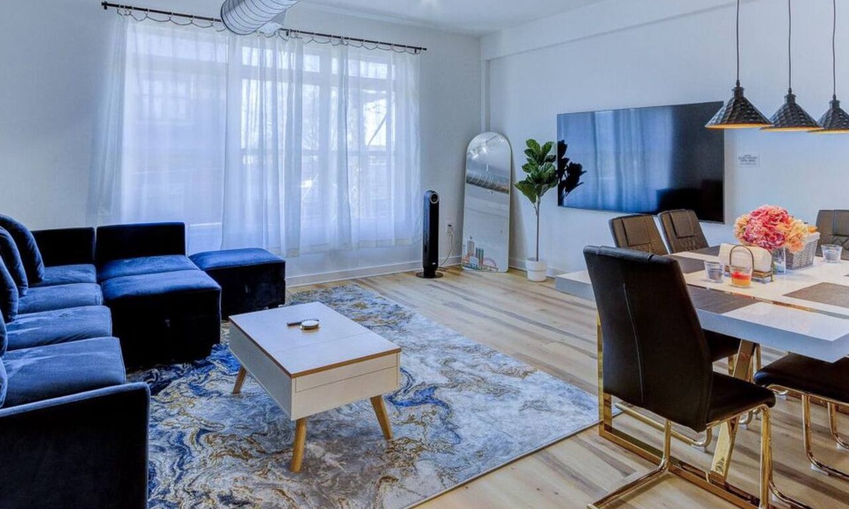Downtown Memphis Apartment | Modern Spacious Loft in Downtown w/free parking