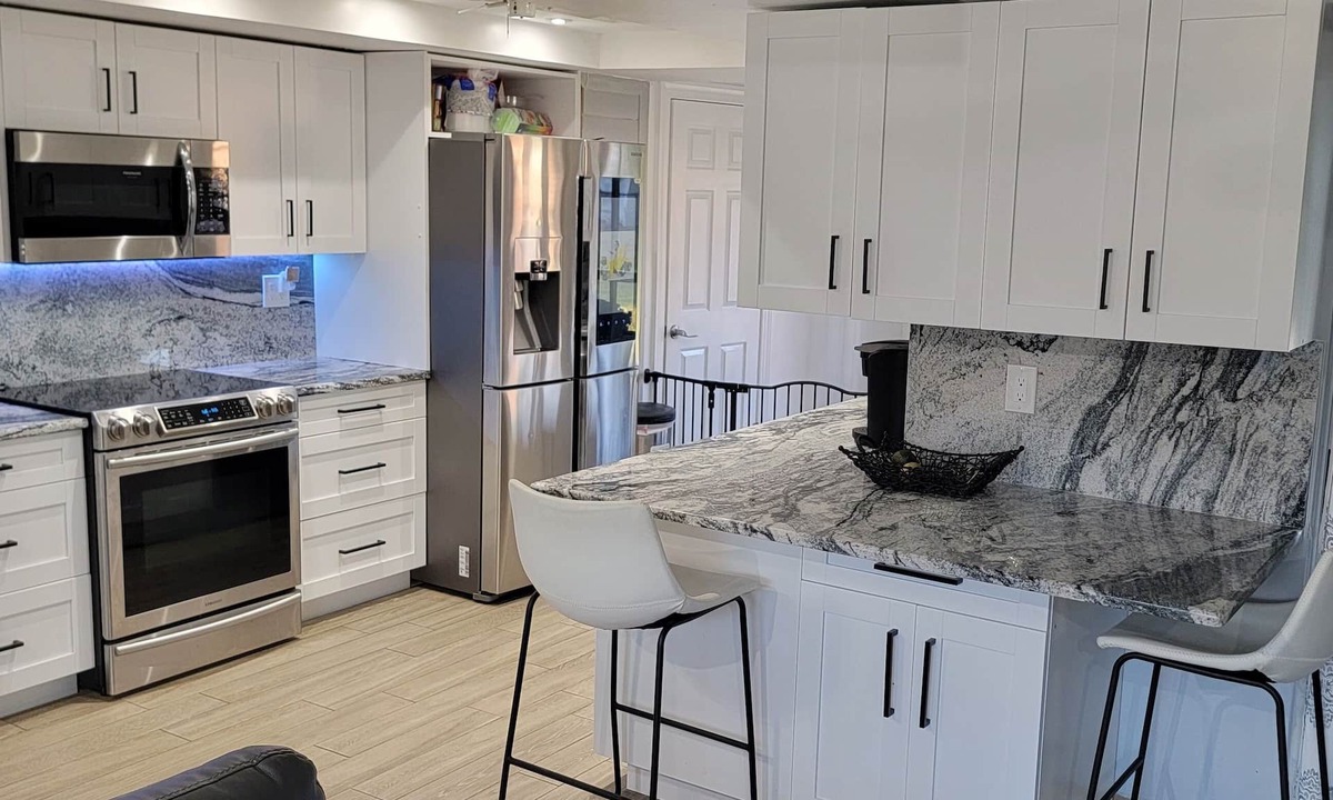 Villas House | Modern&Updated 3BR/2BA Home in heart of SWFL!