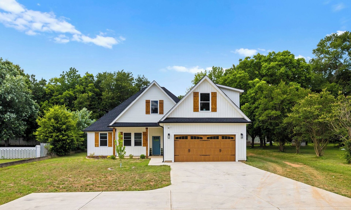 Mount Holly House | Modern Upscale 3BR in Mt Holly