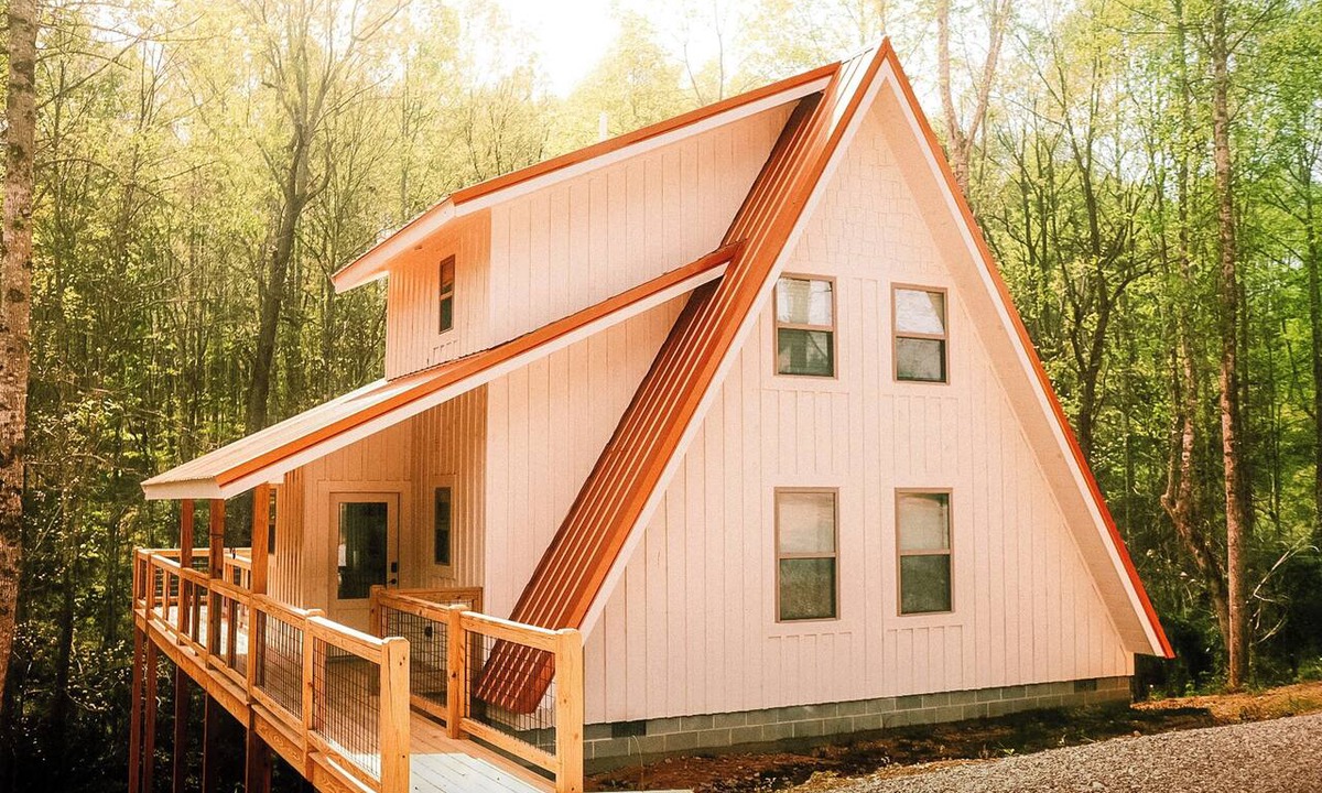 Rogers Cabin | Modern Western A-Frame w/Hot Tub - Red River Gorge, KY