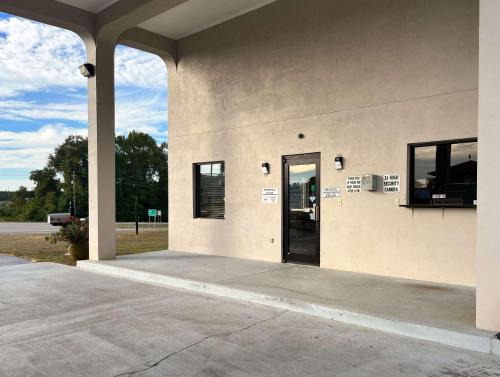 Abbeville Hotel | Motel 6 Abbeville, AL