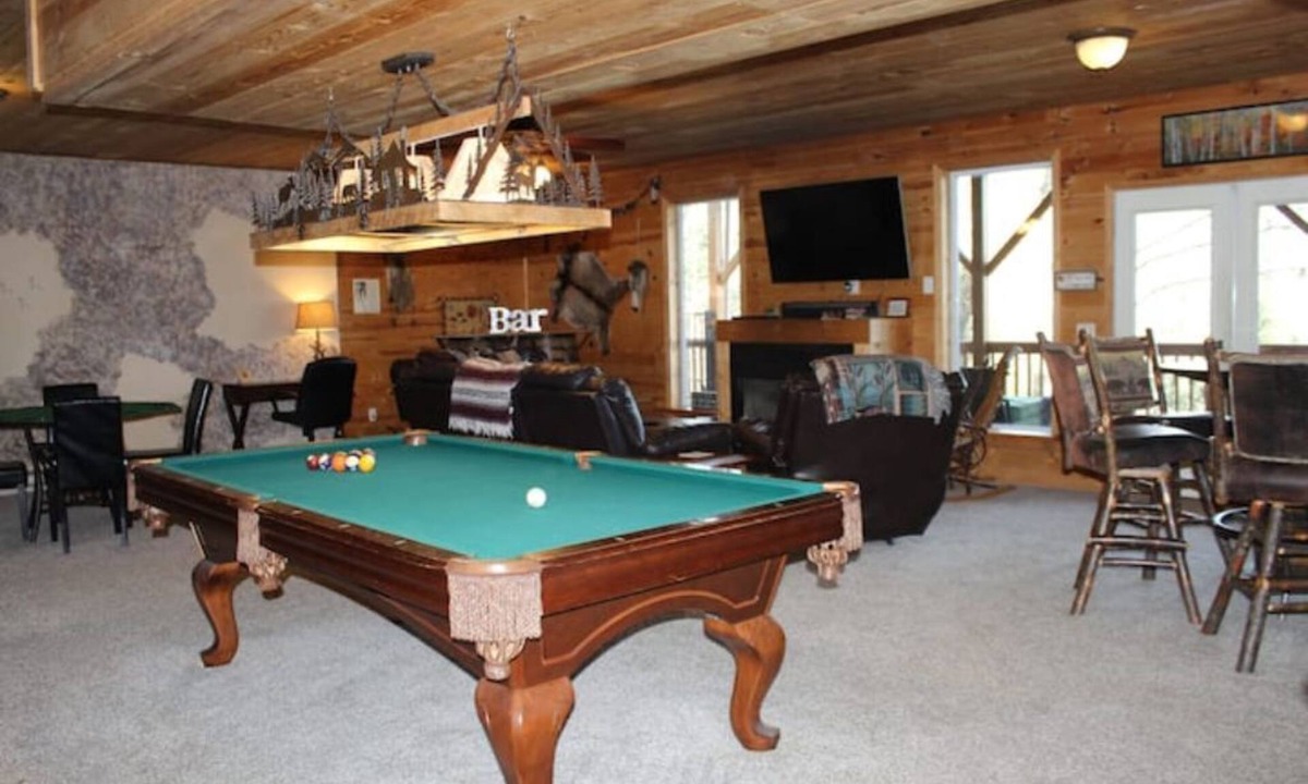 Sautee Nacoochee House | Mountain View’s, hot tub, and game room!