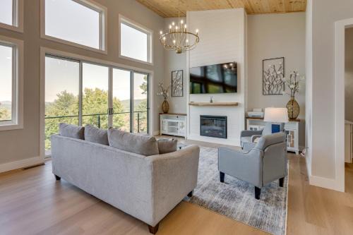 Brasstown House | Mtn-View Decks & Fire Pit: Quiet Brasstown Escape