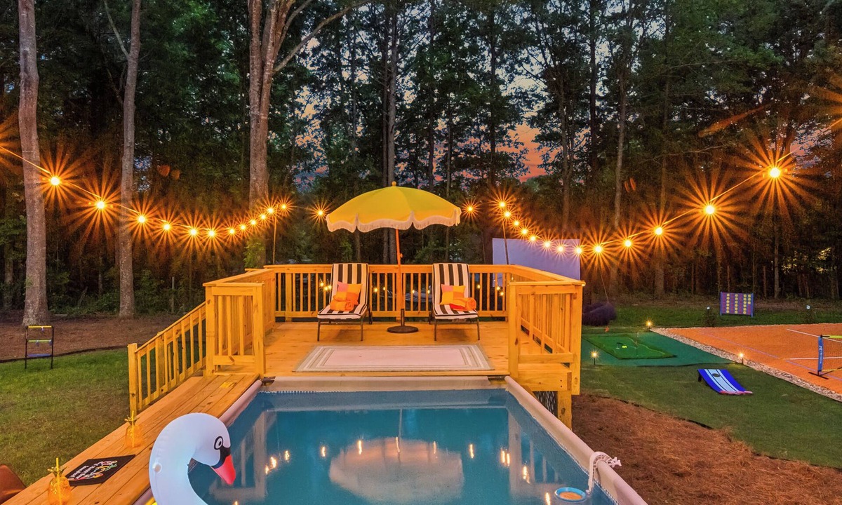 Locust Grove Other | Near AtL, Pickleball, Golf, Pool, Karaoke, Tikibar, 1.25 Acre Private Retreat