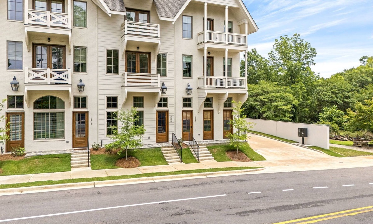Auburn House | New Luxurious & Elite! Steps to Auburn University & Downtown