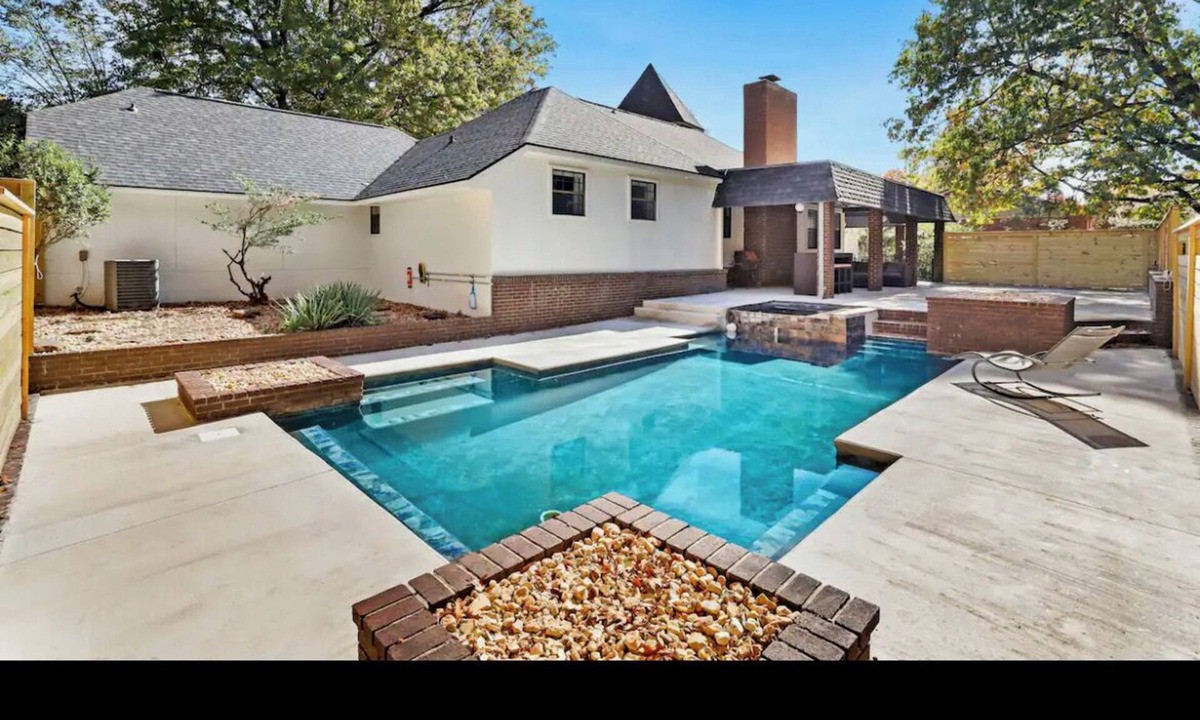 Springdale House | NWA Getaway Pool, Arcade, Trails
