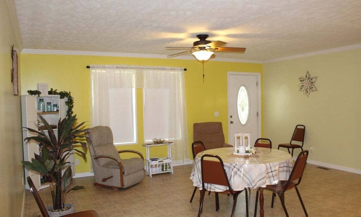Crofton House | Oak Ridge Retreat - Oak Ridge Retreat