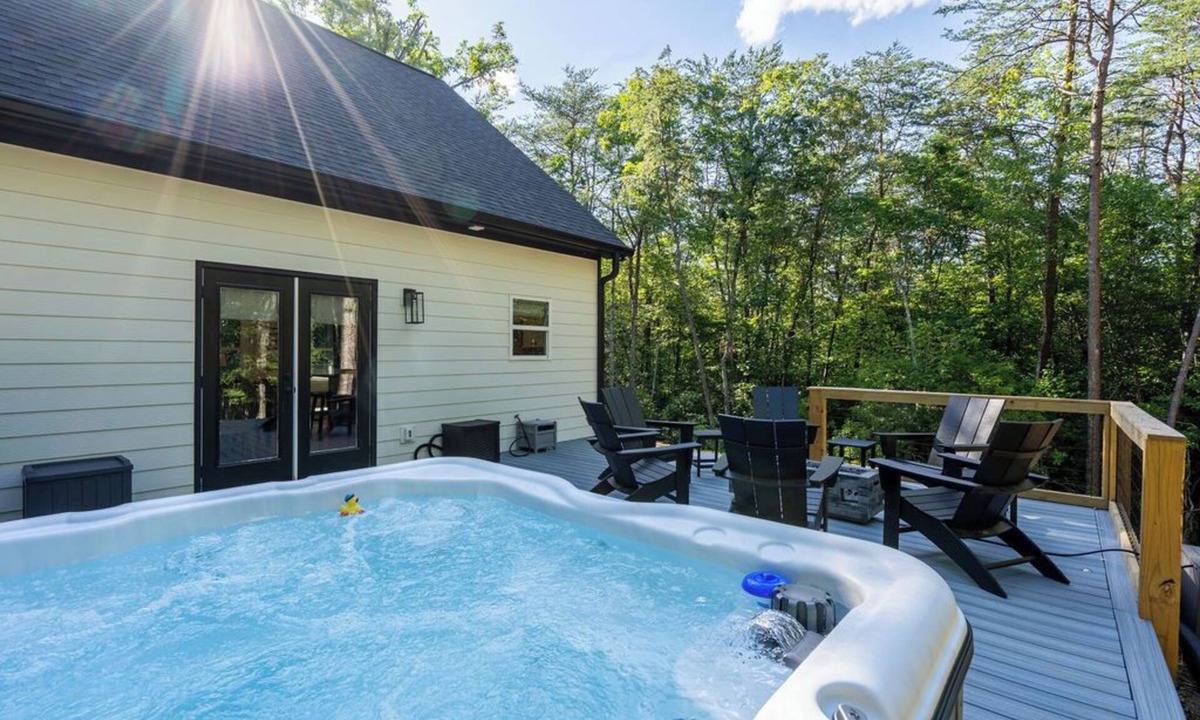 Dahlonega House | Oakmoss Cottage -Hot tub -Office -Local Wineries -Dog friendly -Dahlonega