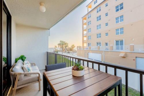 New Smyrna Beach House | Ocean Pool view I Beach front I Near Flagler 2BR