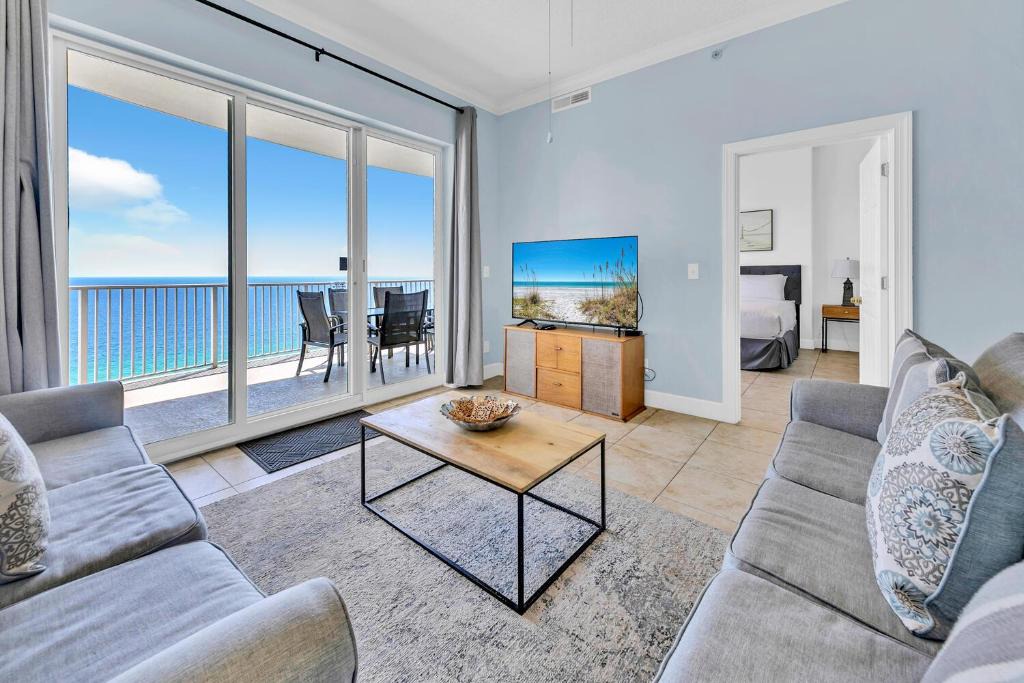 Long Beach Apartment | Ocean Villa 2004 by Emerald Coast Retreats Unit